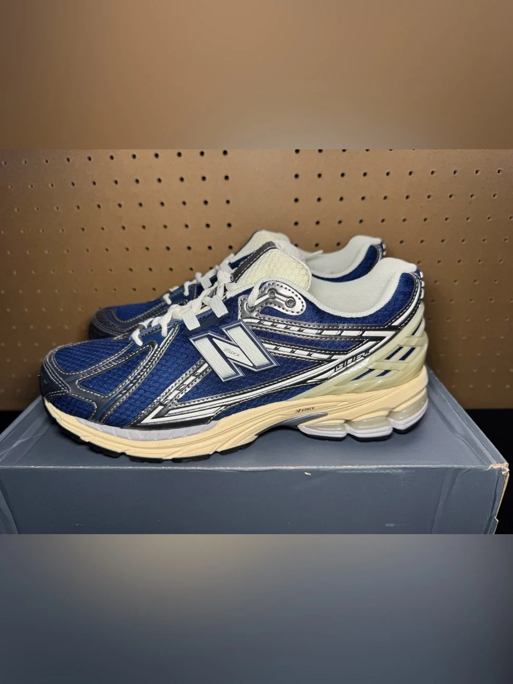 New Balance 1906R Size 11 Men’s